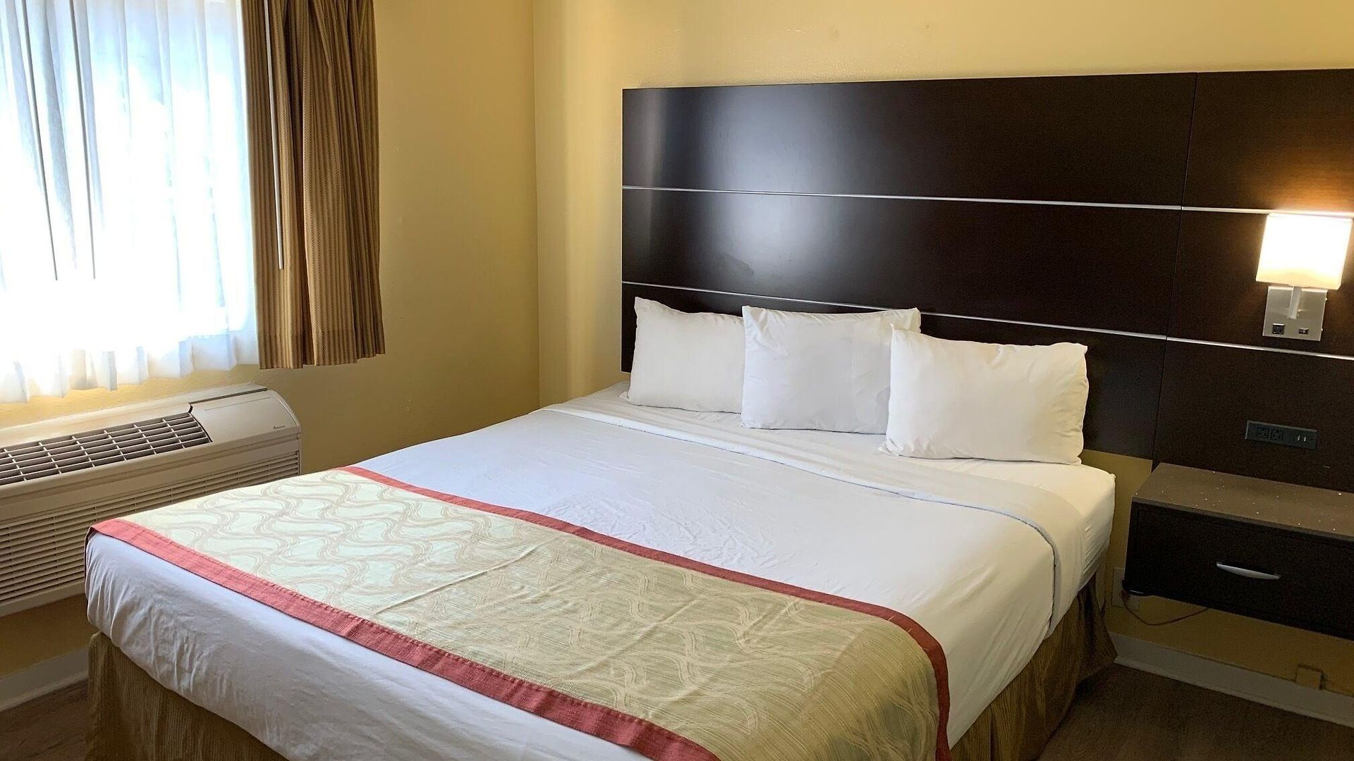 Hotel Olive Tree & Suites, A Howard Johnson By Wyndham
