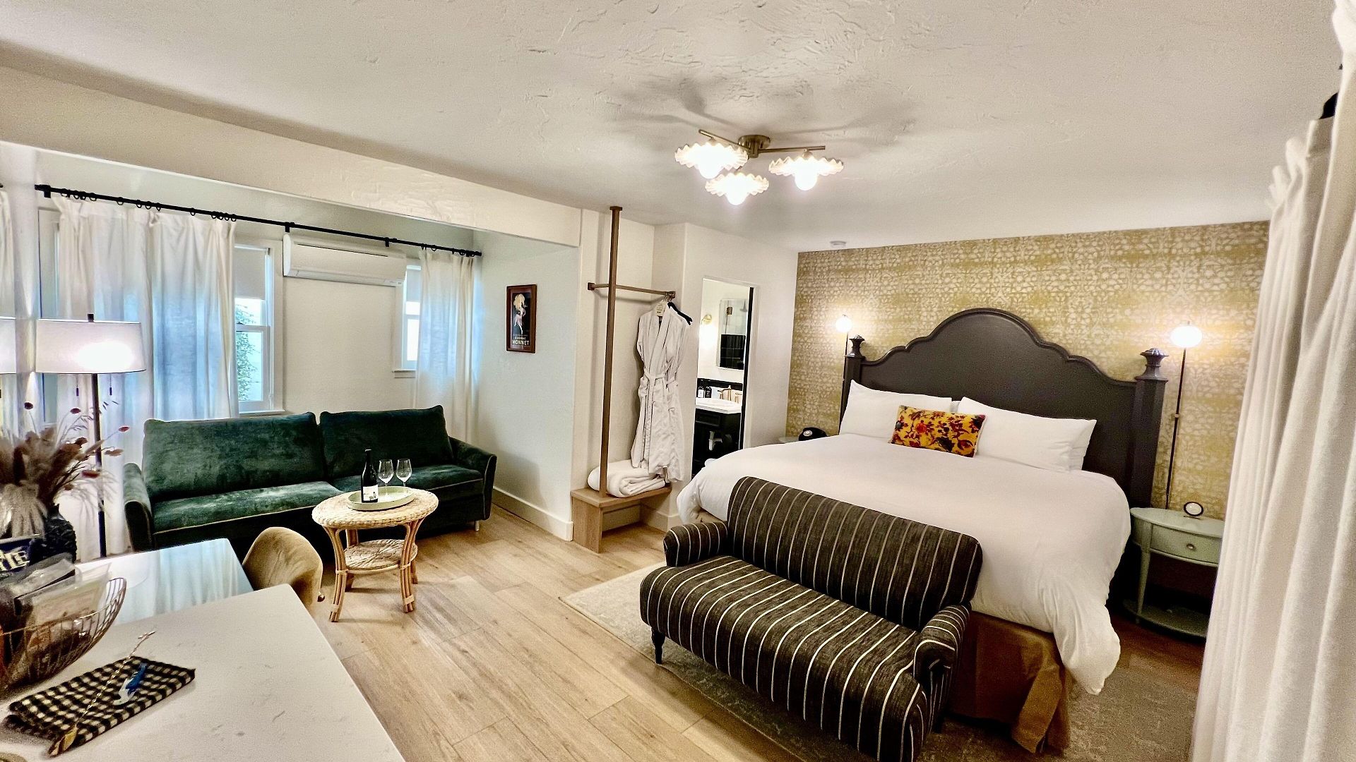 Bed & Breakfast Petit Soleil - Bed, Breakfast And Bar 4*