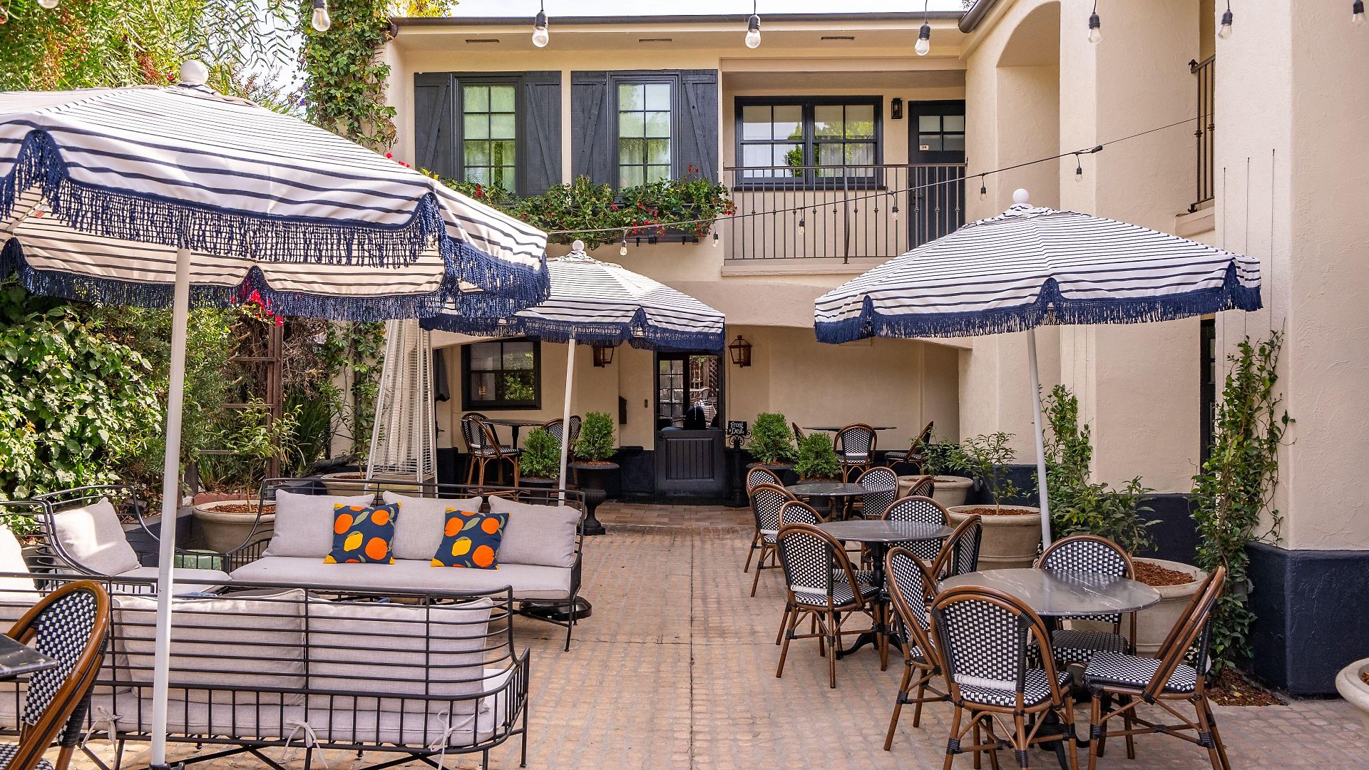Bed & Breakfast Petit Soleil - Bed, Breakfast And Bar