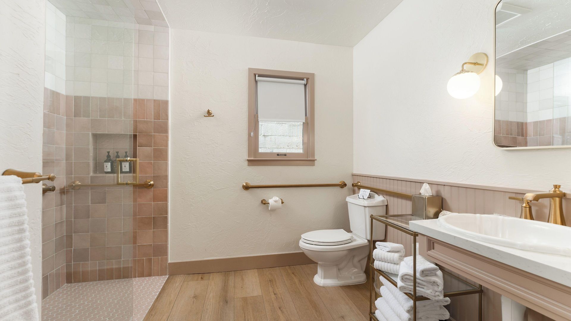 Bed & Breakfast Petit Soleil - Bed, Breakfast And Bar San Luis Obispo