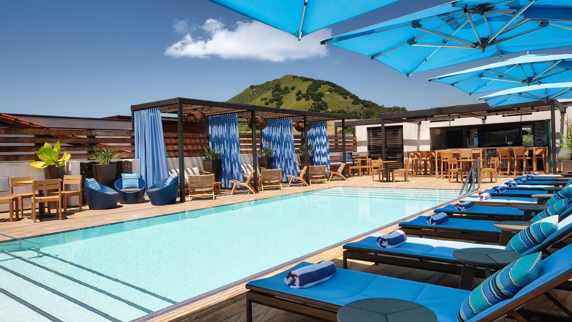 Cerro, Autograph Collection 4*