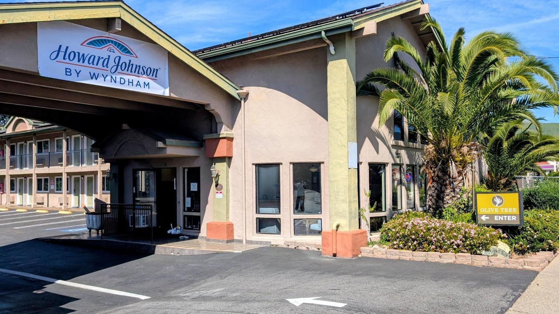 Olive Tree & Suites, A Howard Johnson By Wyndham Hotel