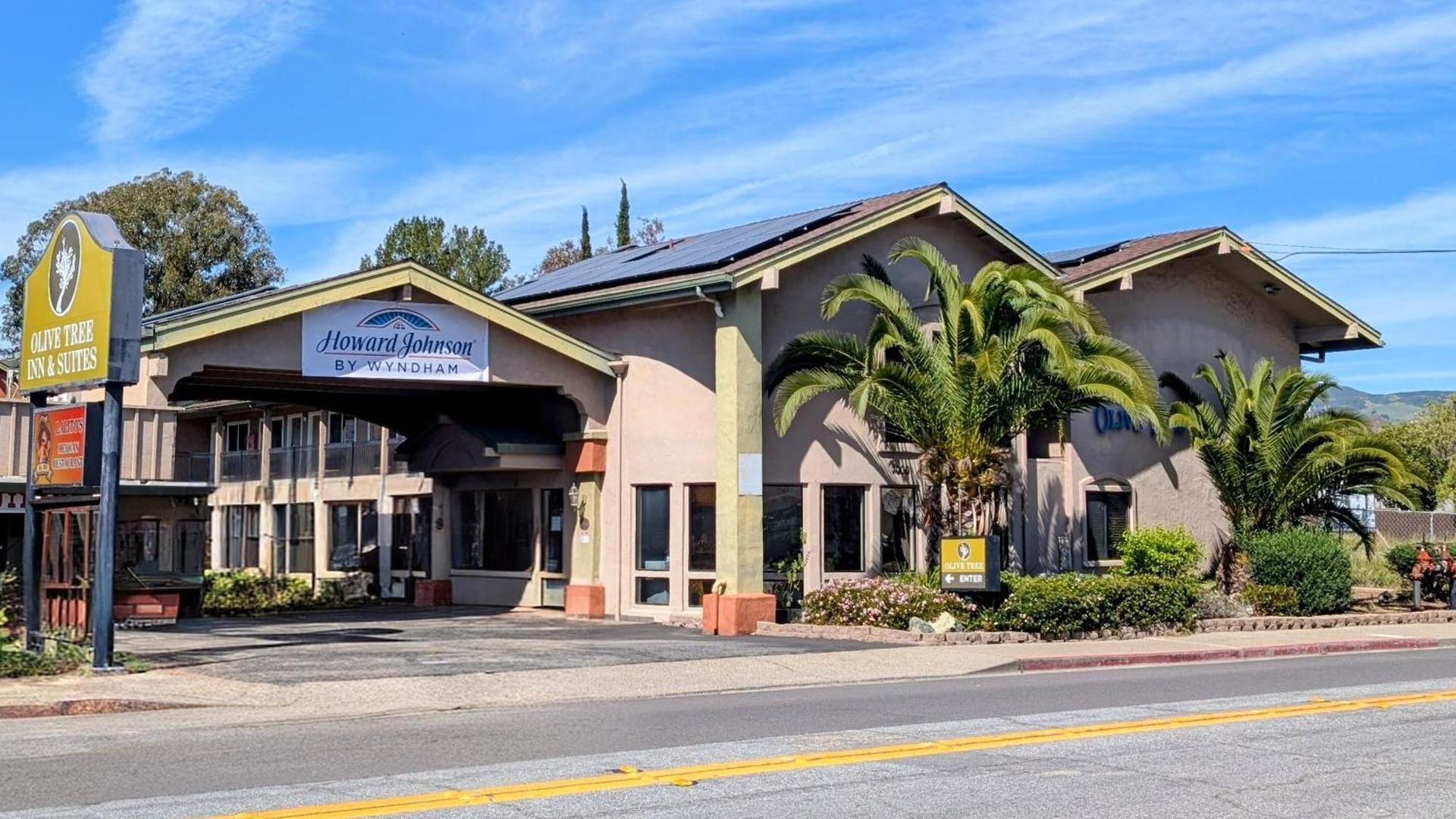 Olive Tree & Suites, A Howard Johnson By Wyndham 3*