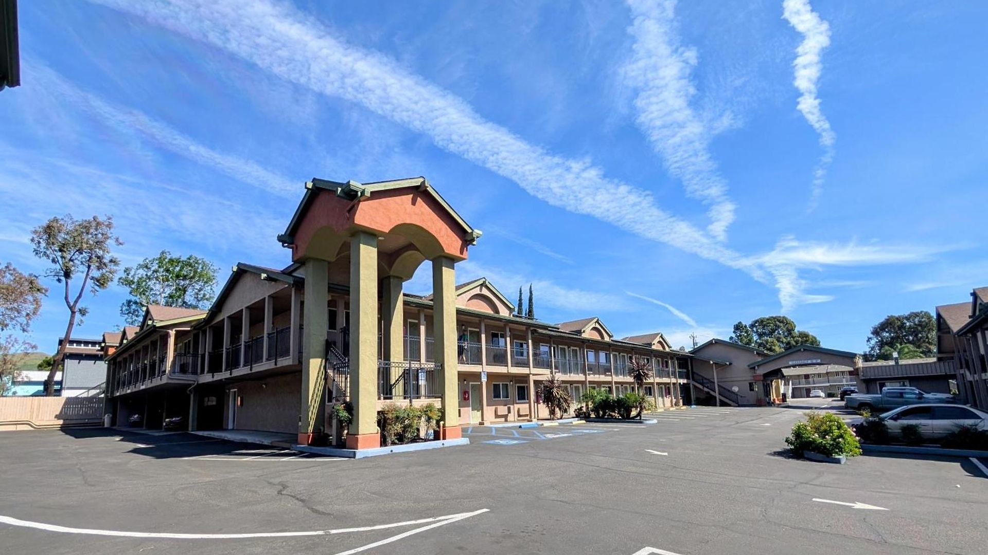 Olive Tree & Suites, A Howard Johnson By Wyndham