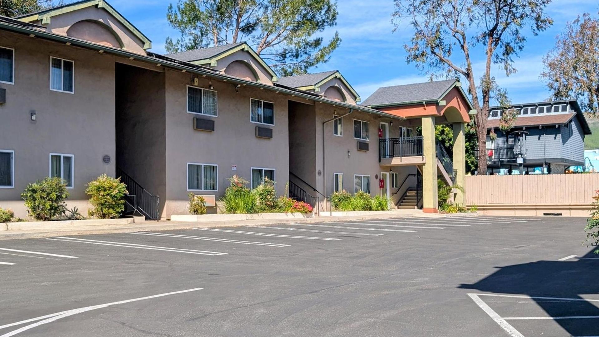 Hotel Olive Tree & Suites, A Howard Johnson By Wyndham