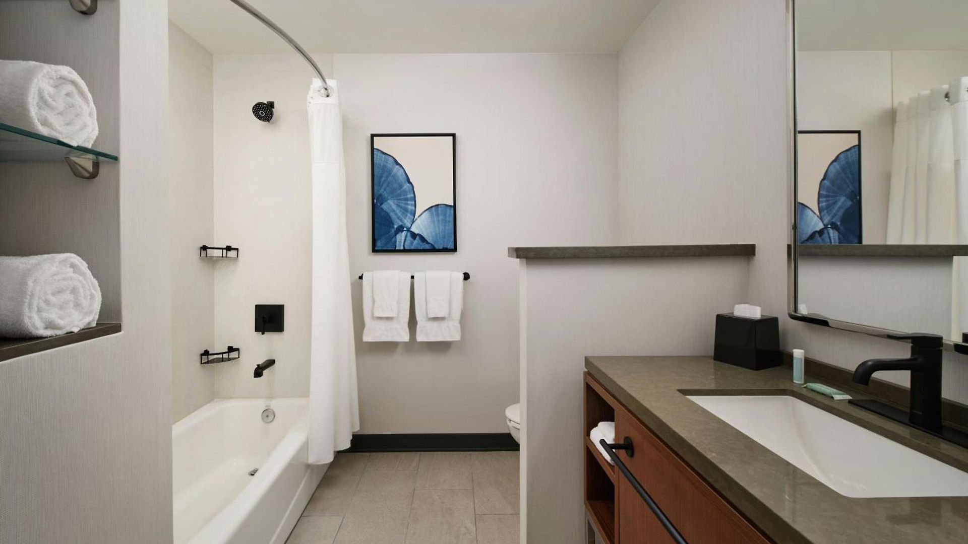 Courtyard By Marriott
