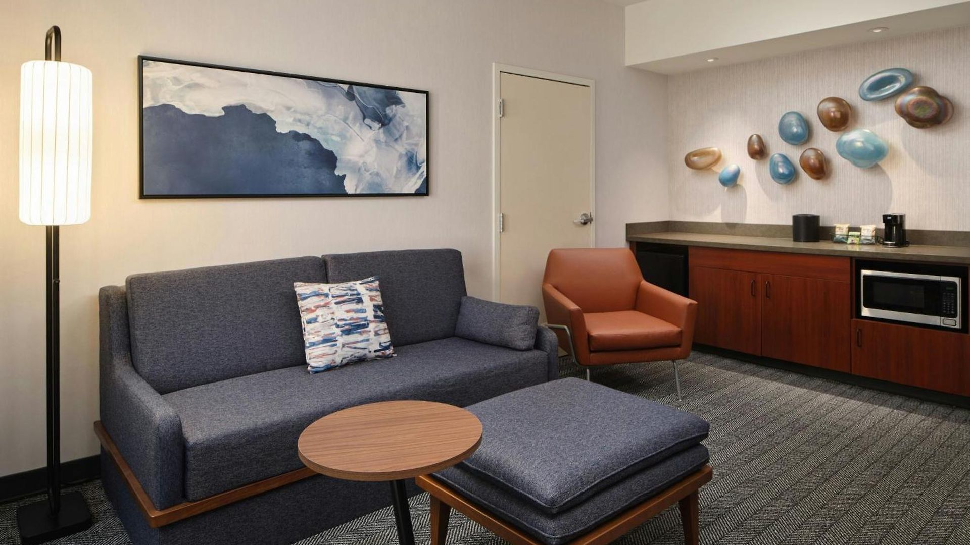 Courtyard By Marriott Hotel