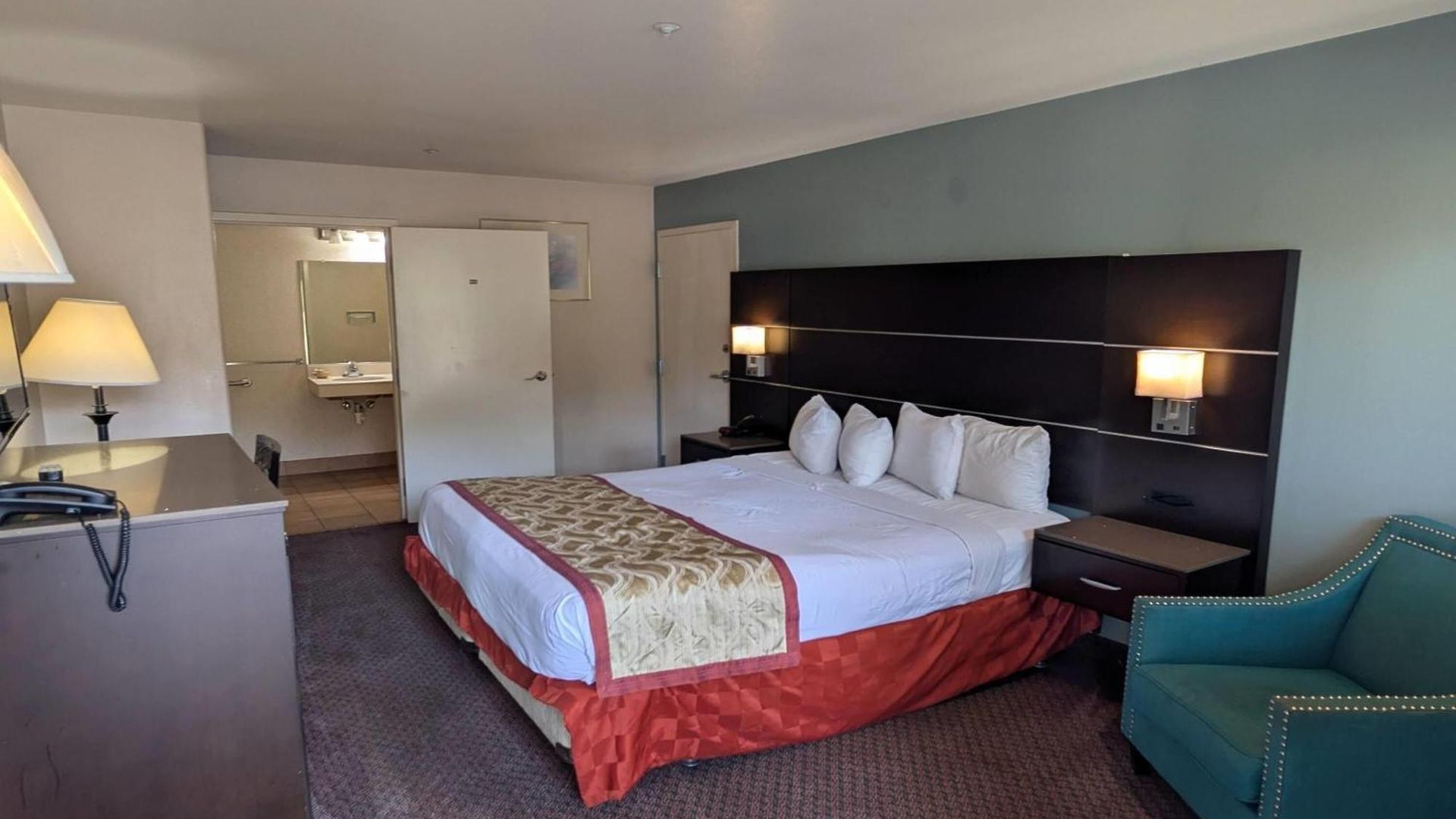 Hotel Olive Tree & Suites, A Howard Johnson By Wyndham 3*