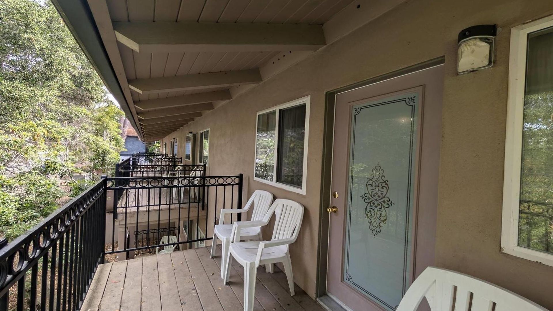 Olive Tree & Suites, A Howard Johnson By Wyndham Hotel