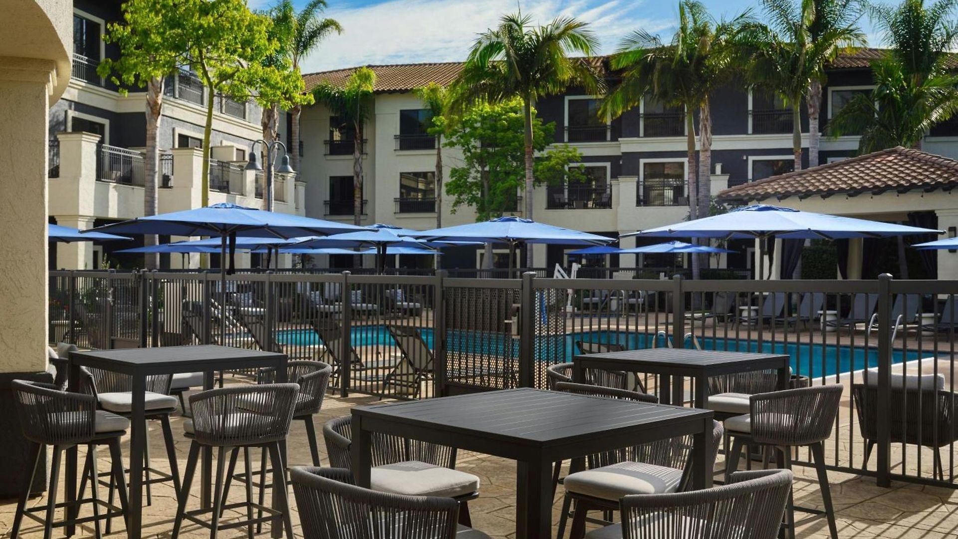 Hotel Courtyard By Marriott