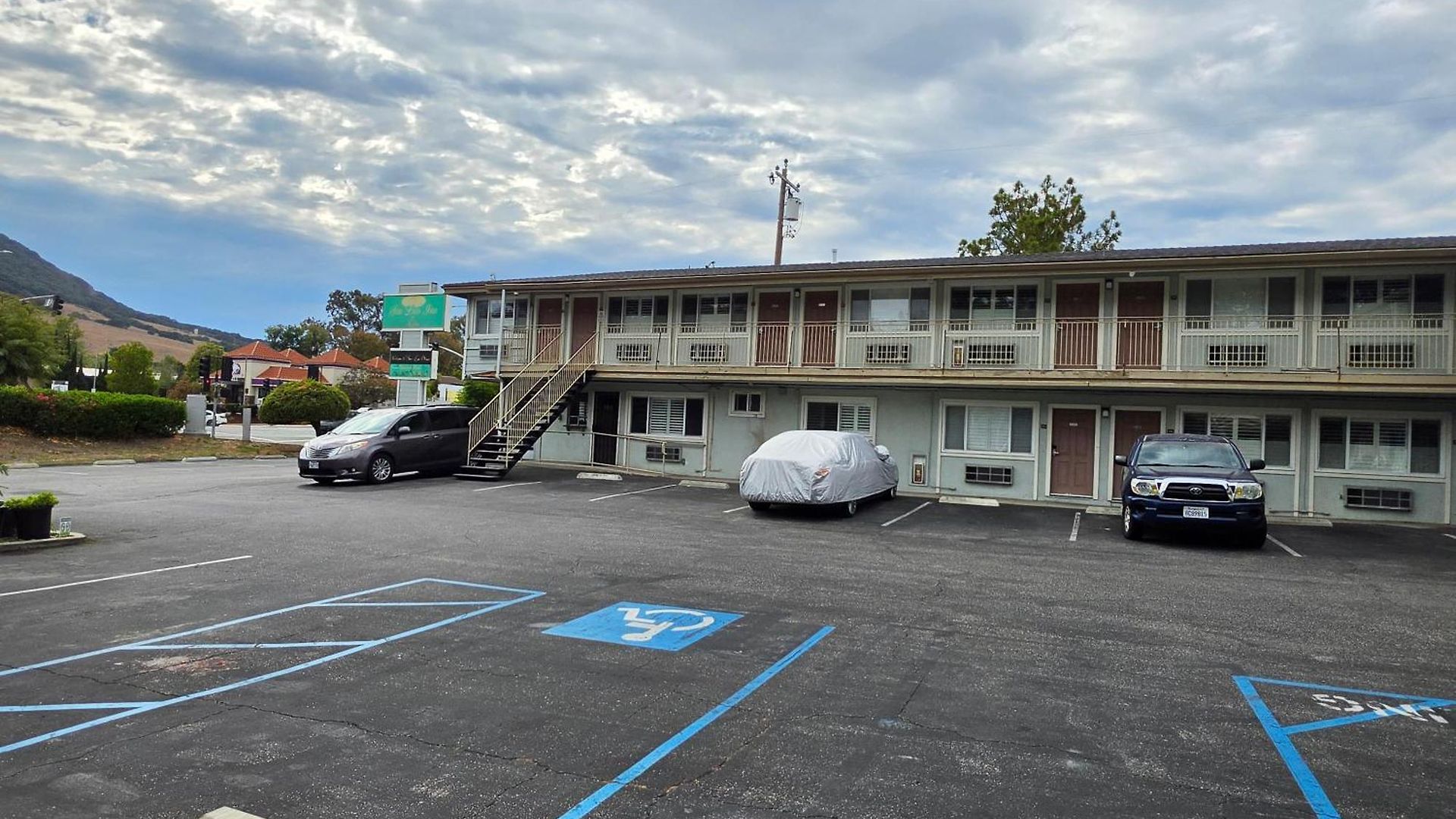 San Luis And Motel 2*