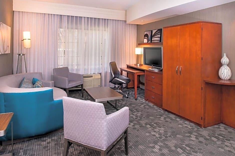 Hotel Courtyard By Marriott 3*