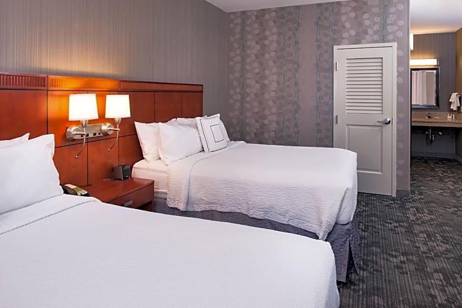 Courtyard By Marriott Hotel