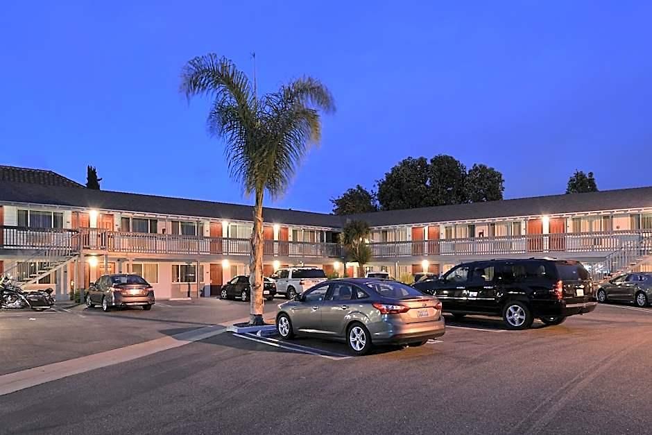 Inn Avenue Downtown District Slo 3*