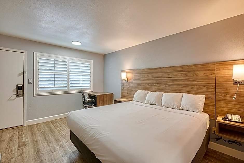 Vagabond 2* San Luis Obispo