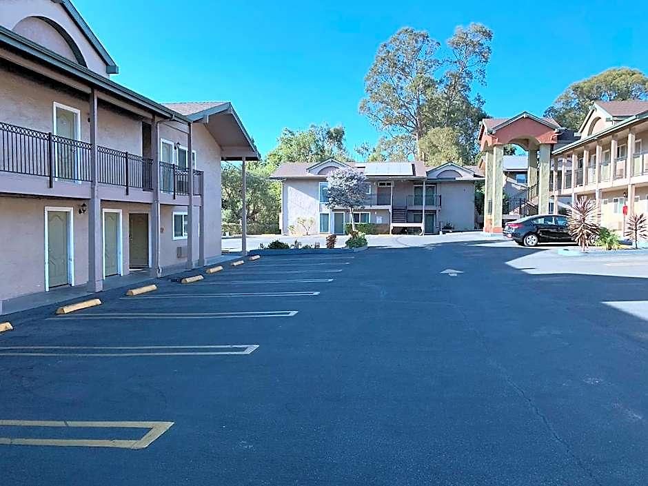 Olive Tree & Suites, A Howard Johnson By Wyndham Hotel