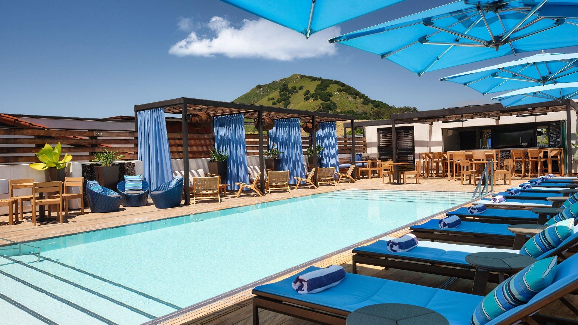 Cerro, Autograph Collection 4*