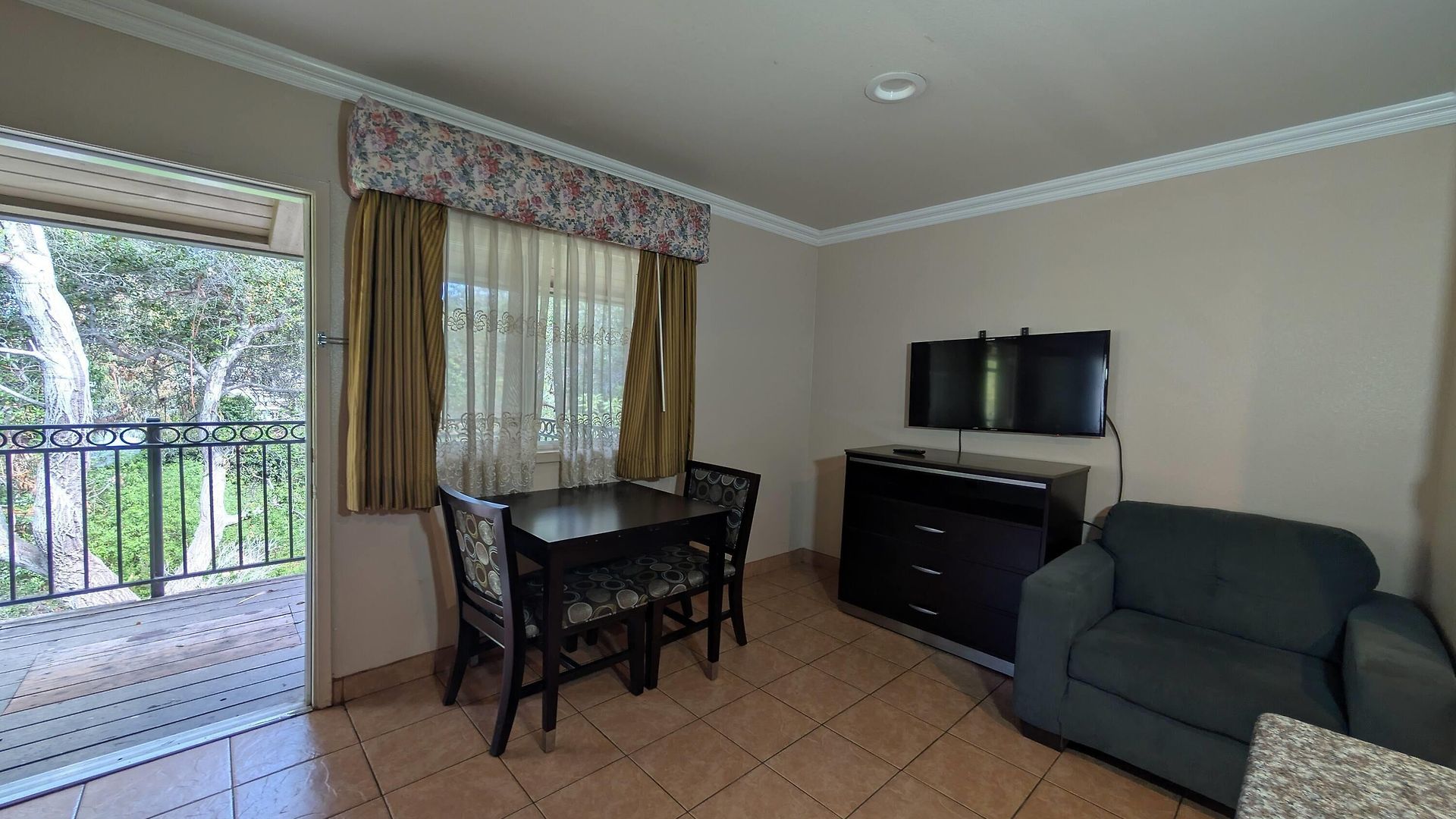 Hotel Olive Tree & Suites, A Howard Johnson By Wyndham