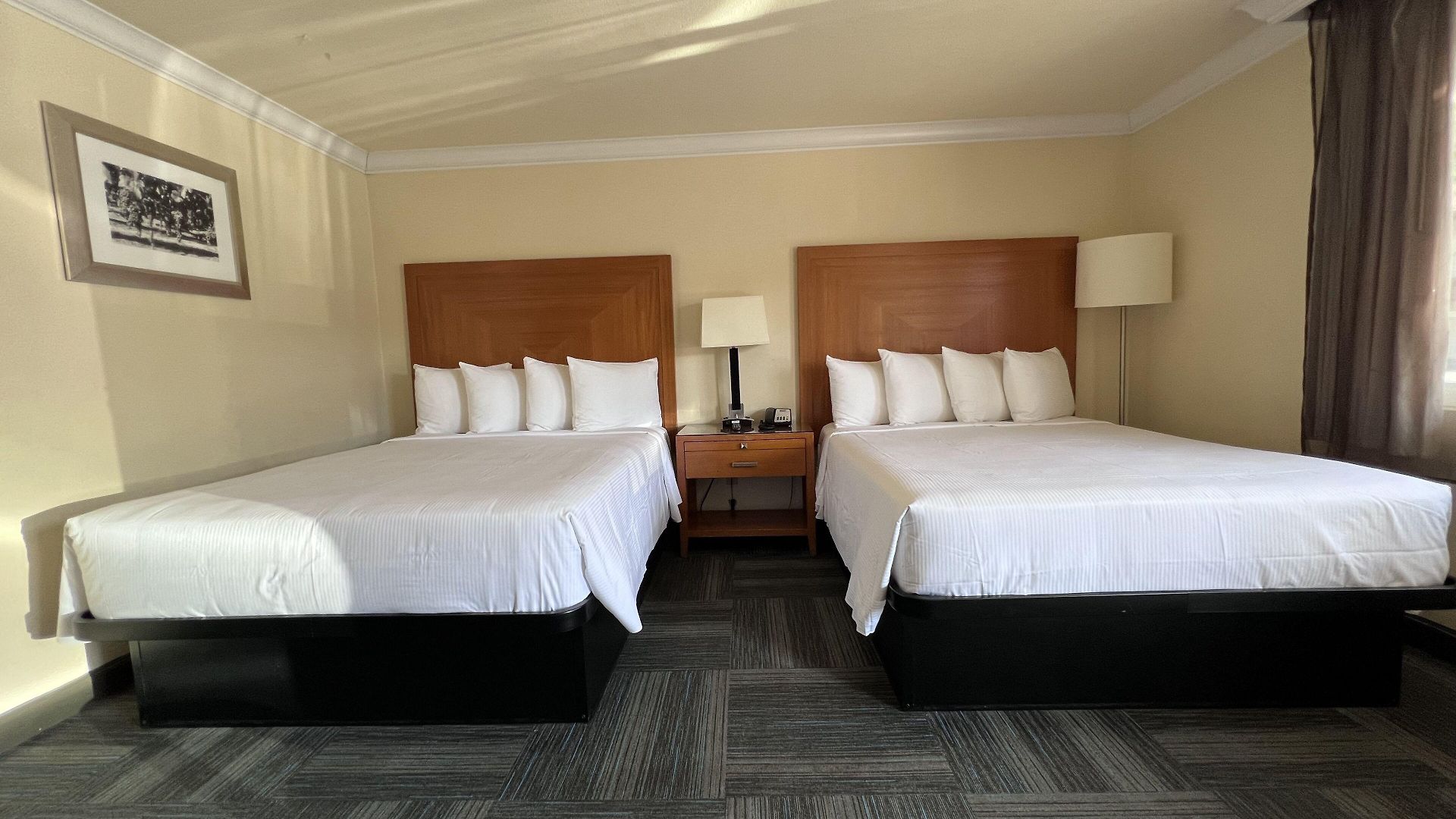 Hotel At 3*