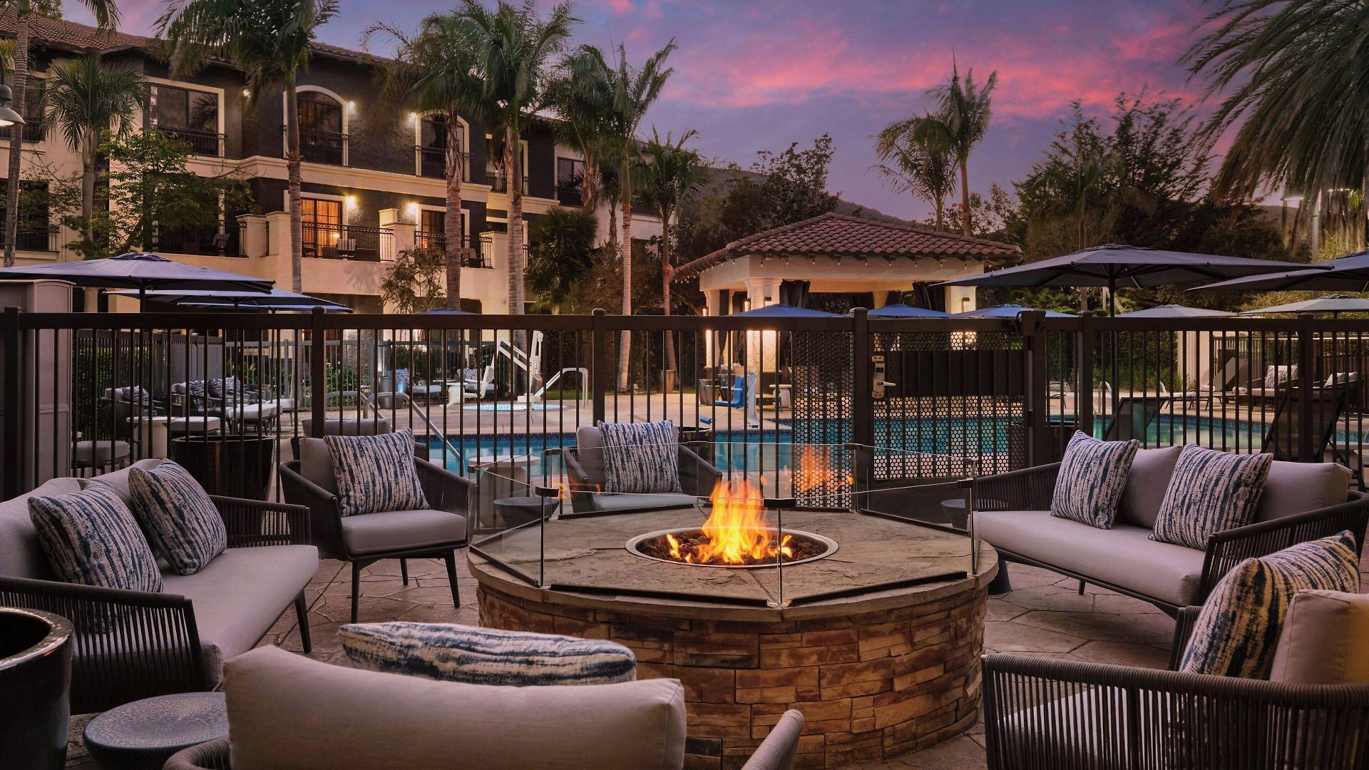 Courtyard By Marriott 3*