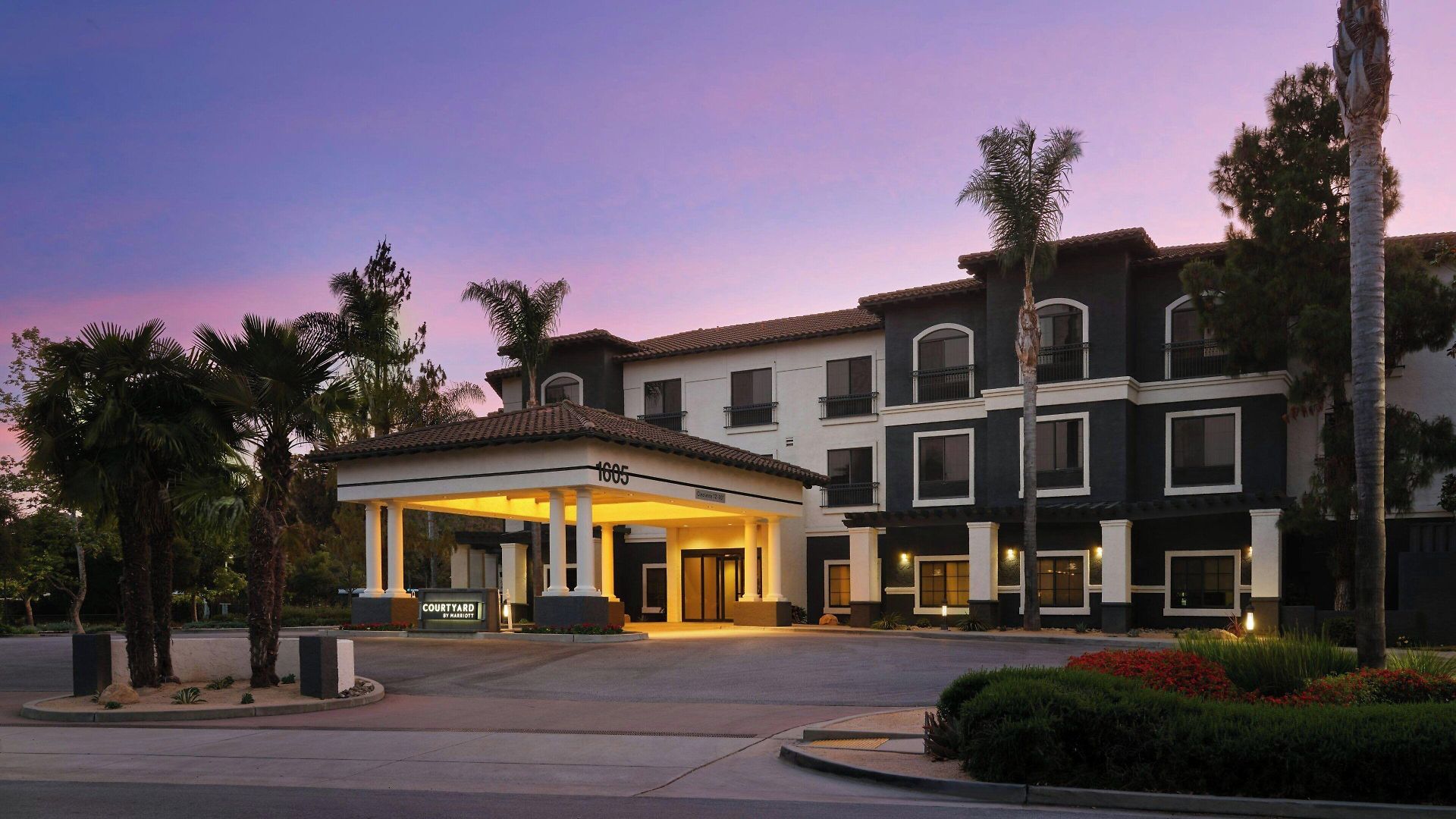 Courtyard By Marriott 3*