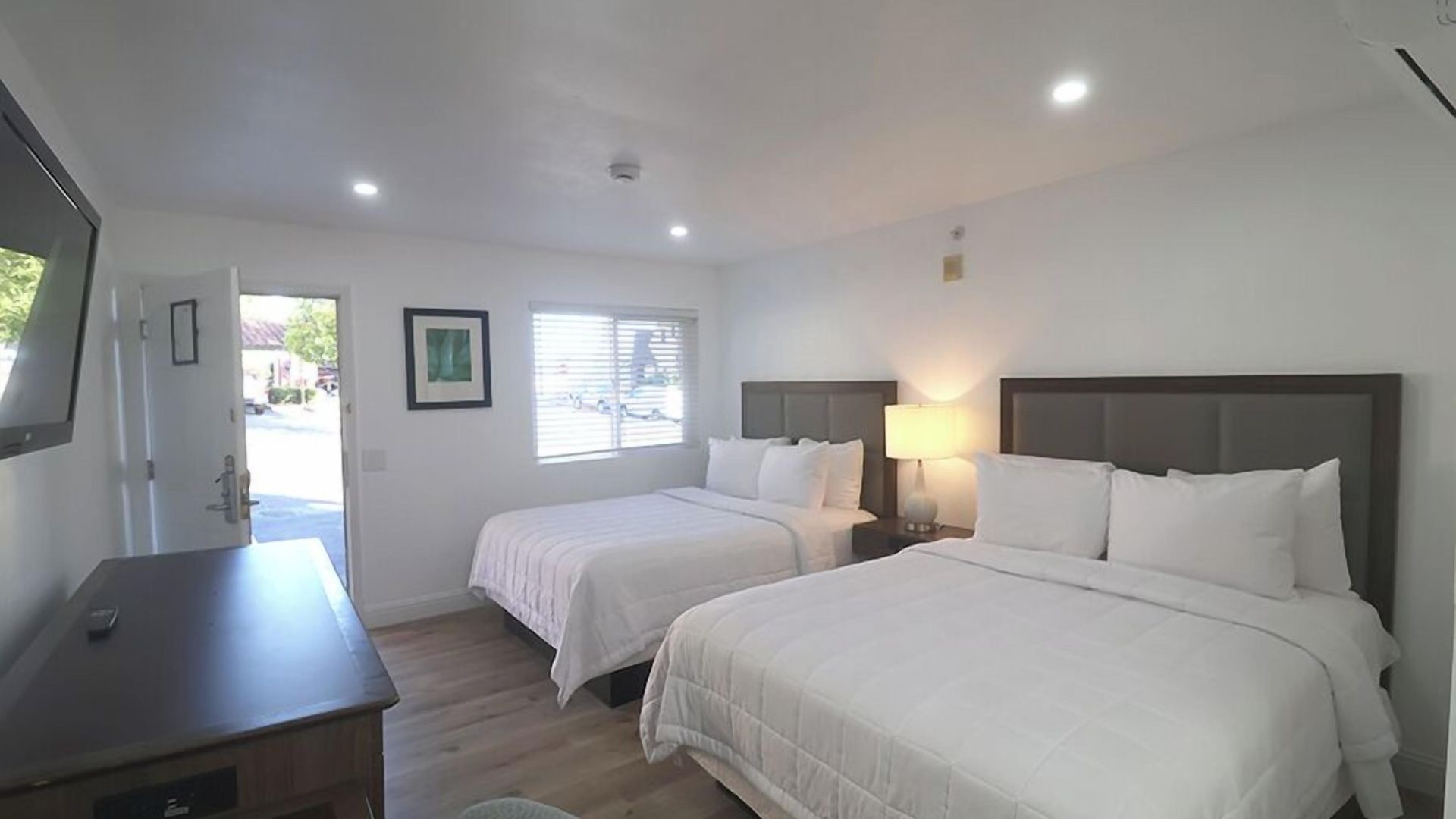 Hotel Lamplighter & 3*