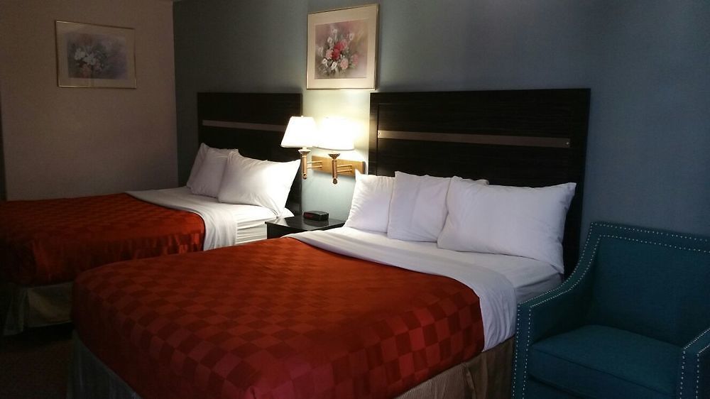 Olive Tree & Suites, A Howard Johnson By Wyndham Hotel