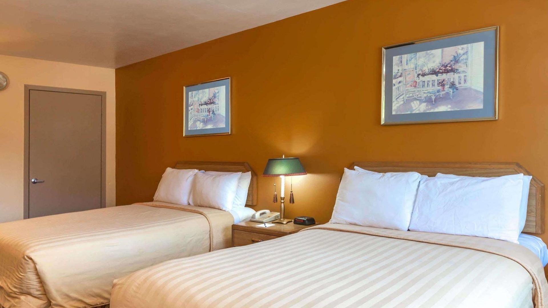 Motel At 2*