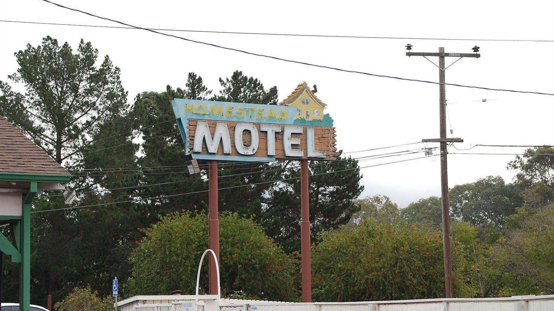 Homestead Motel *