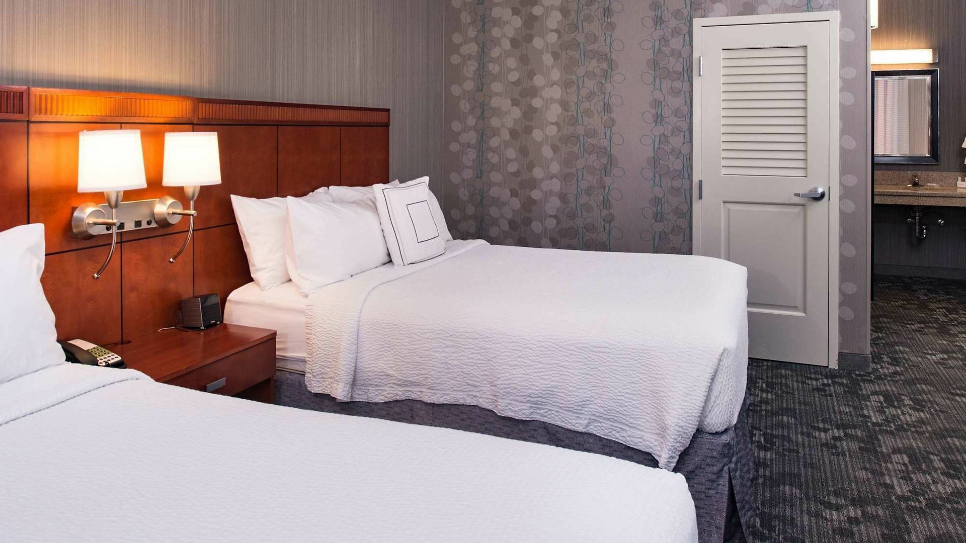 Courtyard By Marriott