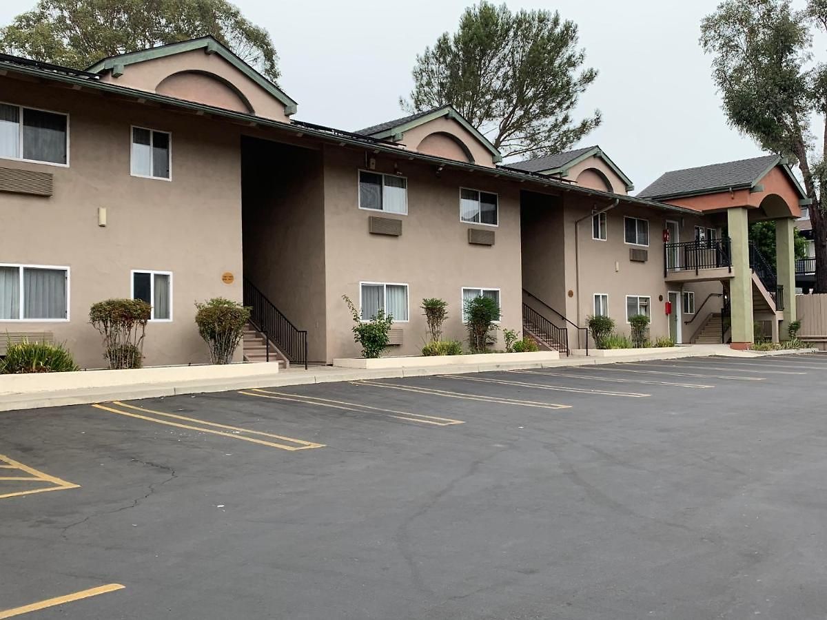 Olive Tree & Suites, A Howard Johnson By Wyndham 3*