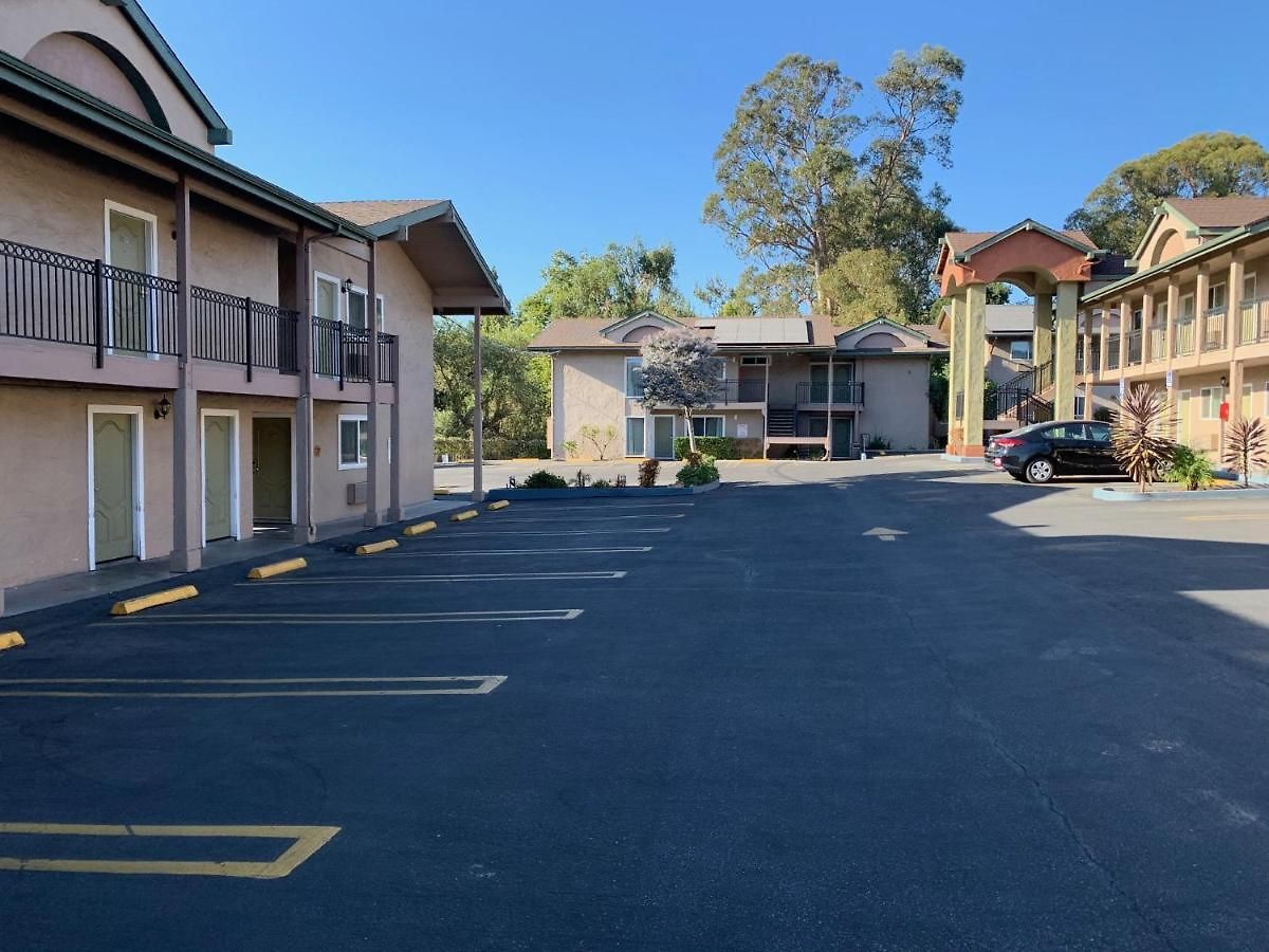 Olive Tree & Suites, A Howard Johnson By Wyndham Hotel 3*