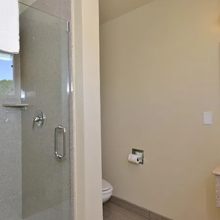 Avenue Downtown District Slo 3*