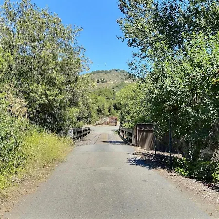 See Camp Ranch Out House, Loft And Bunkalow