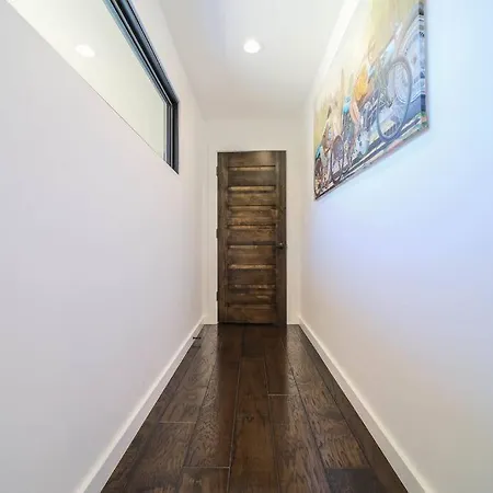Luxury 5-bd W/ Great Views Near Downtown & Campus Holiday home *