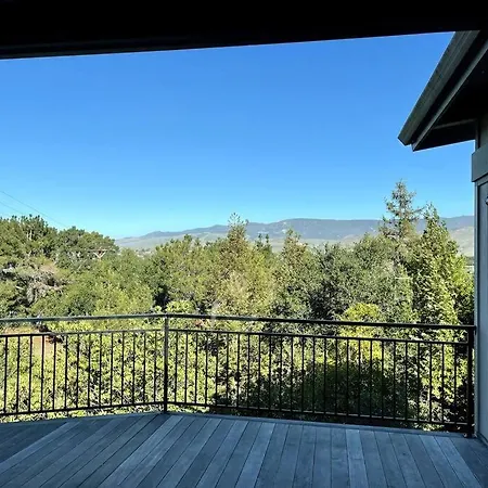 Luxury 5-bd W/ Great Views Near Downtown & Campus Holiday home