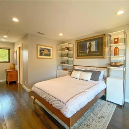 Holiday home Luxury 5-bd W/ Great Views Near Downtown & Campus