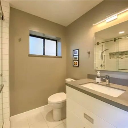 Luxury 5-bd W/ Great Views Near Downtown & Campus Holiday home