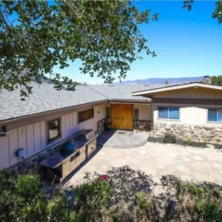 Luxury 5-bd W/ Great Views Near Downtown & Campus Holiday home *