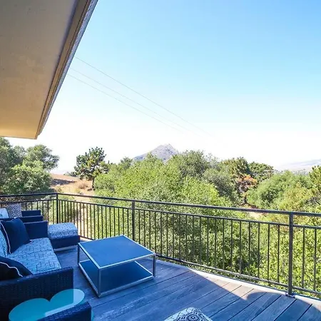 Holiday home Luxury 5-bd W/ Great Views Near Downtown & Campus *