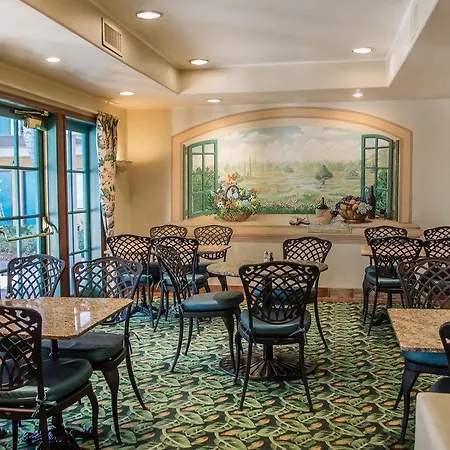 Hotel Quality Downtown 5*