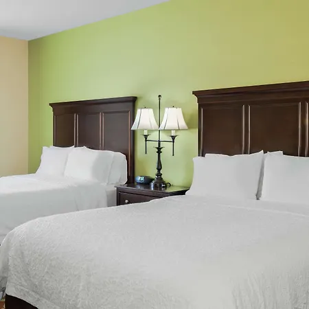 Hampton & Hotel