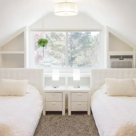 Holiday home Mountain Getaway, View In Slo! - Whole House *