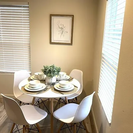 2-bedroom Slo House Holiday home *