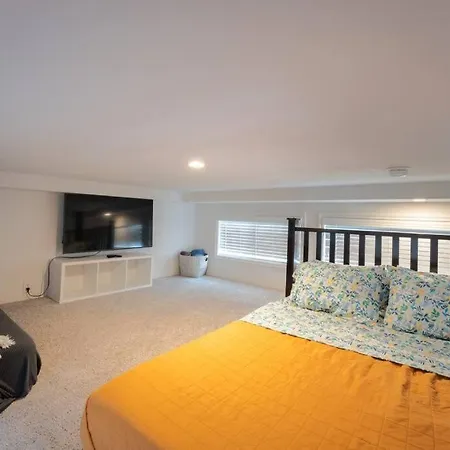 Coastal Tiny House 2 Queen Beds Loft Holiday home San Luis Obispo