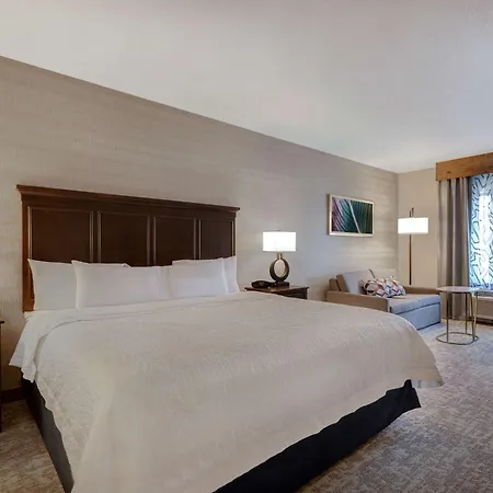Hotel Hampton & 3*