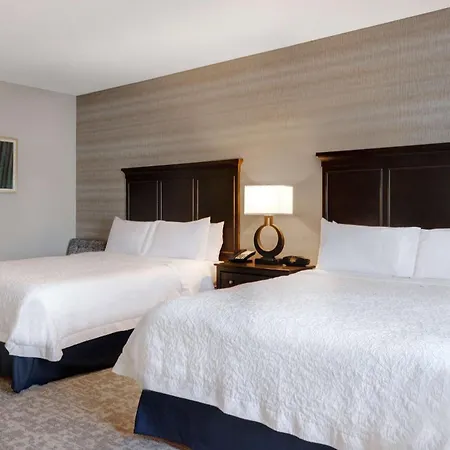 Hampton & Hotel