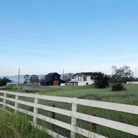 Black Barn Ranch Hill Views Downtown Close Holiday home San Luis Obispo
