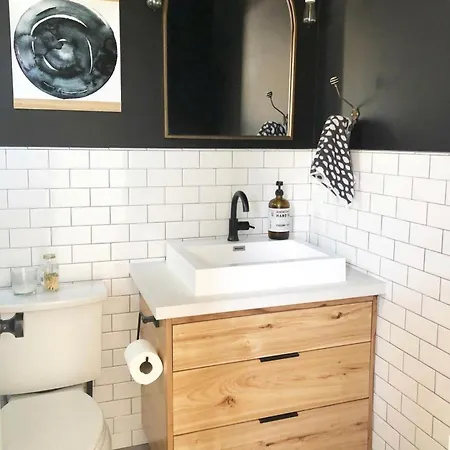Private Pool & Hot Tub Retreat Near Downtown Slo *