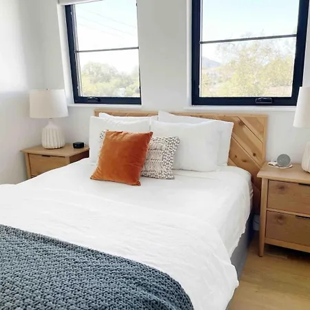Black Barn Ranch Hill Views Downtown Close Holiday home San Luis Obispo